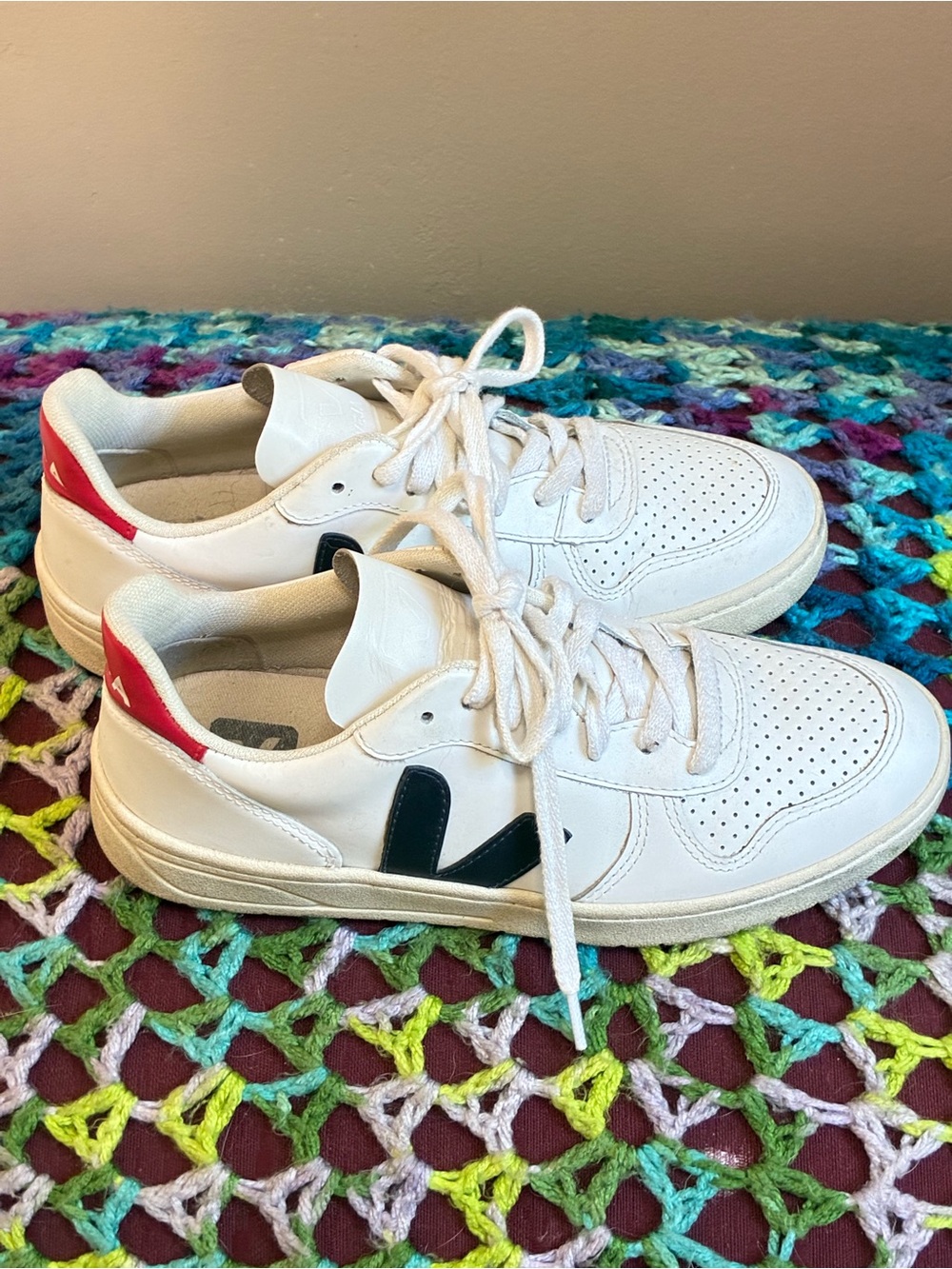 VEJA WOMENS SIZE 6 V-10 CWL WHITE NAUTICO PEKIN SNEAKERS
